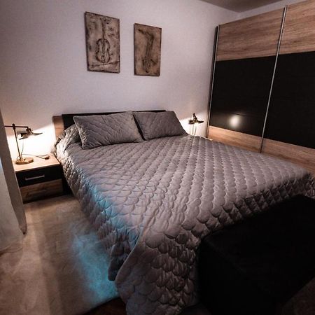La Garcon Apartment Брашов Екстериор снимка