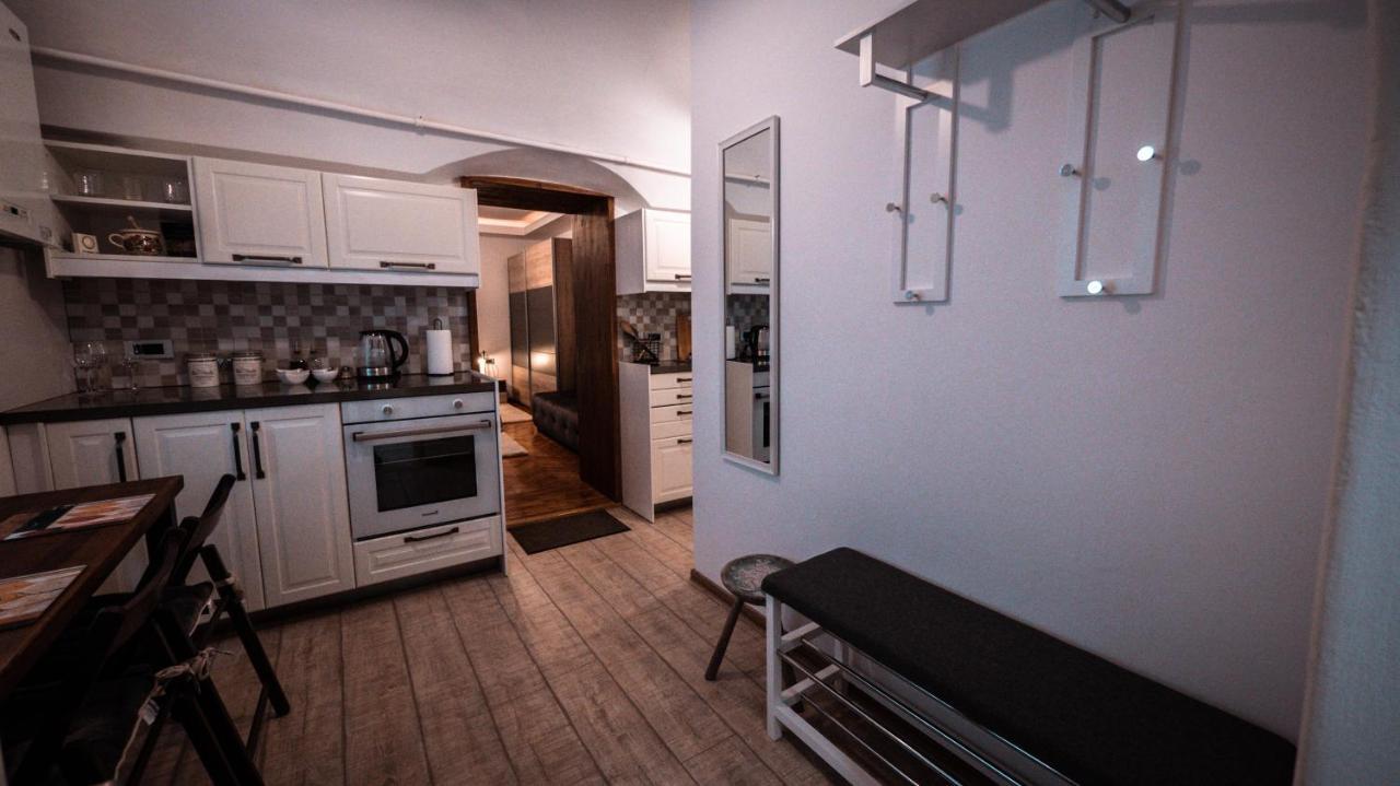 La Garcon Apartment Брашов Екстериор снимка